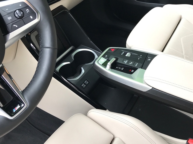 BMW X1 sDrive18d color Negro. Año 2024. 110KW(150CV). Diésel. En concesionario Celtamotor Vigo de Pontevedra