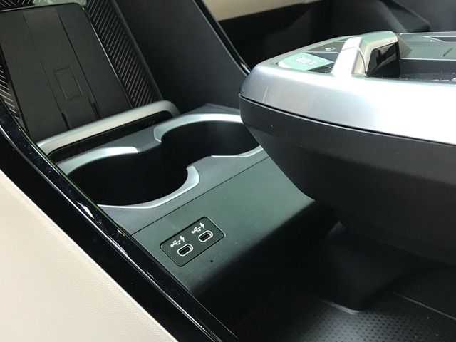 BMW X1 sDrive18d color Negro. Año 2024. 110KW(150CV). Diésel. En concesionario Celtamotor Vigo de Pontevedra
