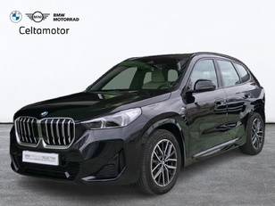 Fotos de BMW X1 sDrive18d color Negro. Año 2024. 110KW(150CV). Diésel. En concesionario Celtamotor Vigo de Pontevedra
