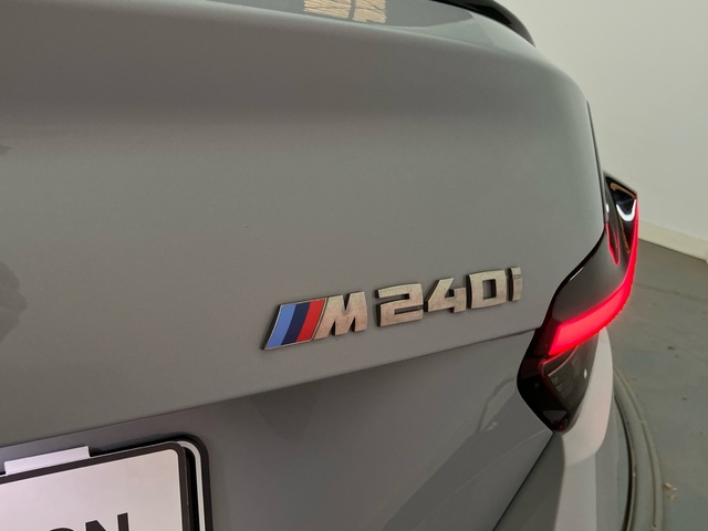 BMW Serie 2 M240i Coupe color Gris. Año 2023. 275KW(374CV). Gasolina. En concesionario Proa Premium Palma de Baleares