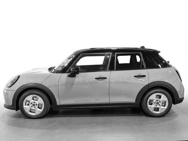fotoG 2 del MINI MINI 5 Puertas Cooper C 115 kW (156 CV) 156cv Gasolina del 2024 en Madrid