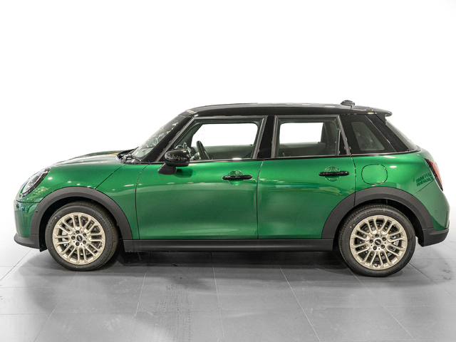 fotoG 2 del MINI MINI 5 Puertas Cooper C 115 kW (156 CV) 156cv Gasolina del 2024 en Madrid