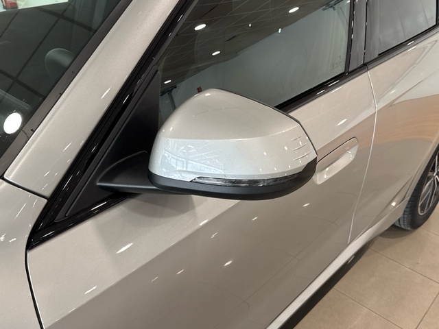 BMW X1 xDrive20d color Gris Plata. Año 2025. 120KW(163CV). Diésel. En concesionario Motor Gorbea de Álava