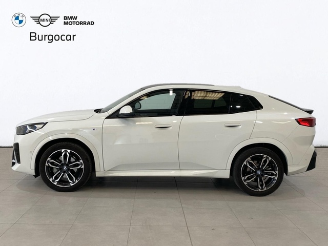 BMW X2 xDrive20d color Blanco. Año 2025. 120KW(163CV). Diésel. En concesionario Burgocar (Bmw y Mini) de Burgos