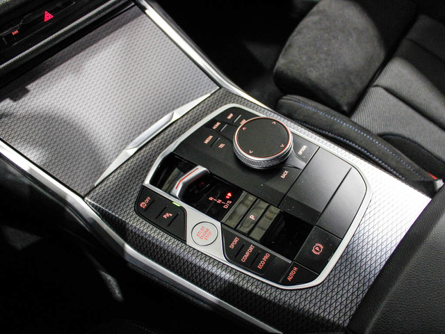 BMW Serie 3 320d Touring color Negro. Año 2025. 140KW(190CV). Diésel. En concesionario Barcelona Premium -- GRAN VIA de Barcelona