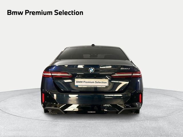 BMW i4 M50 color Negro. Año 2023. 400KW(544CV). Eléctrico. En concesionario Motri Motor Jaén de Jaén
