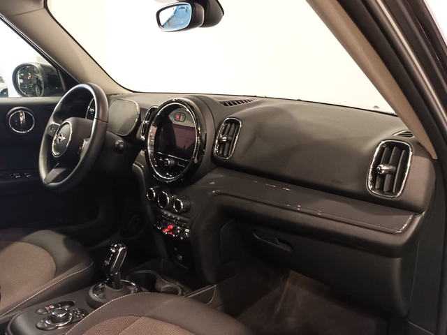 fotoG 7 del MINI MINI Countryman Cooper D 110 kW (150 CV) 150cv Diésel del 2021 en Barcelona