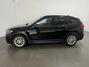 Fotos de BMW X1 sDrive16d color Negro. Año 2020. 85KW(116CV). Diésel. En concesionario Amiocar S.A. de Coruña