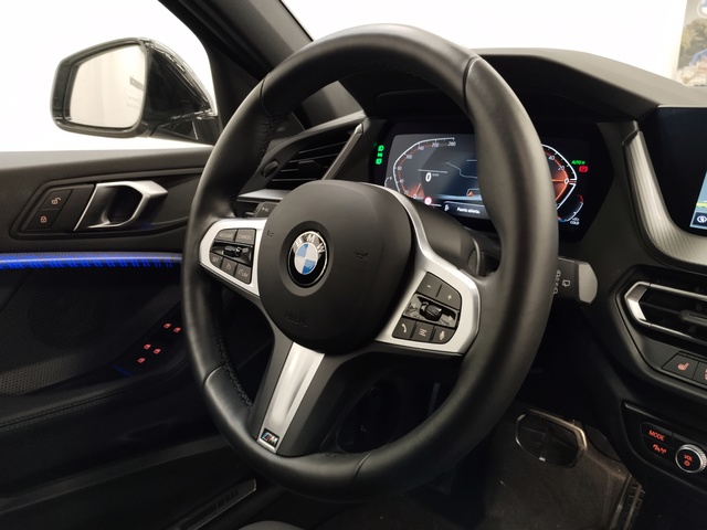 BMW Serie 1 118d color Gris. Año 2024. 110KW(150CV). Diésel. En concesionario Autoberón de La Rioja