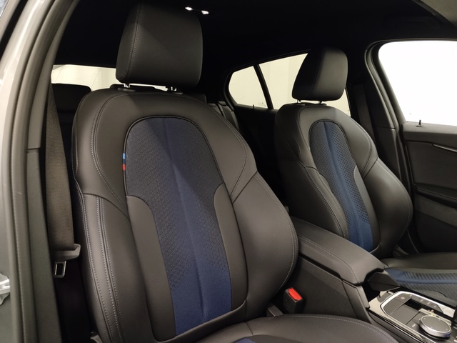 BMW Serie 1 118d color Gris. Año 2024. 110KW(150CV). Diésel. En concesionario Autoberón de La Rioja