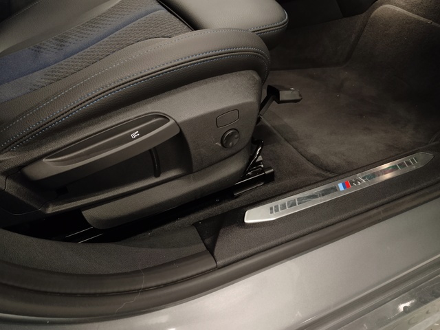 BMW Serie 1 118d color Gris. Año 2024. 110KW(150CV). Diésel. En concesionario Autoberón de La Rioja