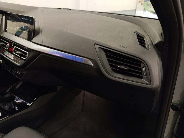 BMW Serie 1 118d color Gris. Año 2024. 110KW(150CV). Diésel. En concesionario Autoberón de La Rioja