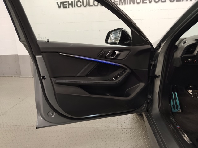 BMW Serie 1 118d color Gris. Año 2024. 110KW(150CV). Diésel. En concesionario Autoberón de La Rioja