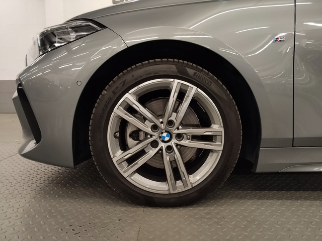 BMW Serie 1 118d color Gris. Año 2024. 110KW(150CV). Diésel. En concesionario Autoberón de La Rioja