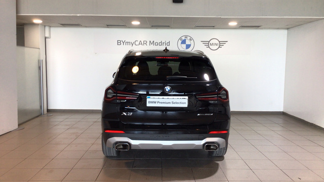BMW X3 xDrive20d color Negro. Año 2022. 140KW(190CV). Diésel. En concesionario BYmyCAR Madrid - Alcalá de Madrid