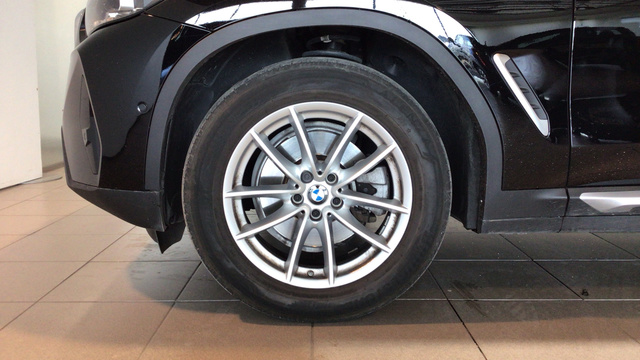 BMW X3 xDrive20d color Negro. Año 2022. 140KW(190CV). Diésel. En concesionario BYmyCAR Madrid - Alcalá de Madrid