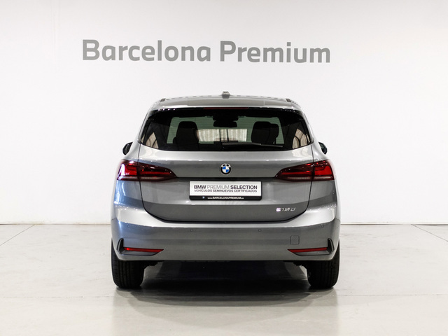 BMW Serie 2 218d Active Tourer color Gris. Año 2024. 110KW(150CV). Diésel. En concesionario Barcelona Premium -- GRAN VIA de Barcelona