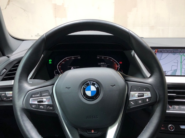 BMW Serie 2 218d Gran Coupe color Gris. Año 2024. 110KW(150CV). Diésel. En concesionario Movilnorte El Plantio de Madrid