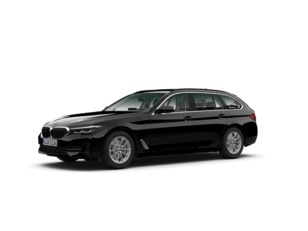 Fotos de BMW Serie 5 520d Touring color Negro. Año 2024. 140KW(190CV). Diésel. En concesionario Movilnorte El Carralero de Madrid