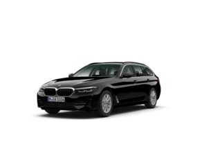 Fotos de BMW Serie 5 520d Touring color Negro. Año 2024. 140KW(190CV). Diésel. En concesionario Movilnorte El Carralero de Madrid