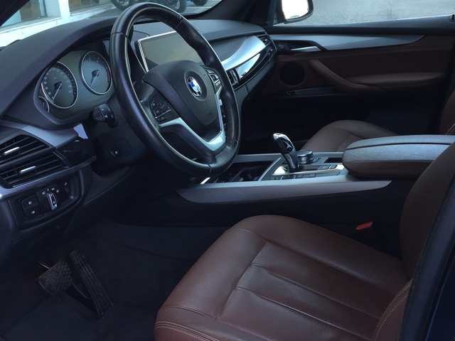 BMW X5 xDrive30d color Negro. Año 2019. 190KW(258CV). Diésel. En concesionario Grünblau Motor (Bmw y Mini) de Cantabria