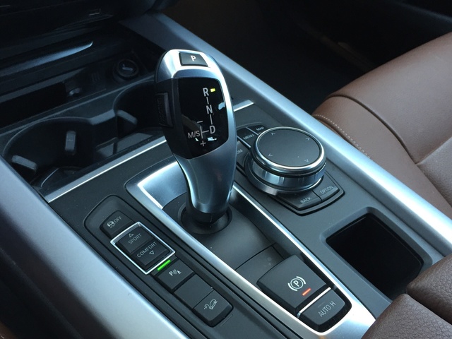BMW X5 xDrive30d color Negro. Año 2019. 190KW(258CV). Diésel. En concesionario Grünblau Motor (Bmw y Mini) de Cantabria