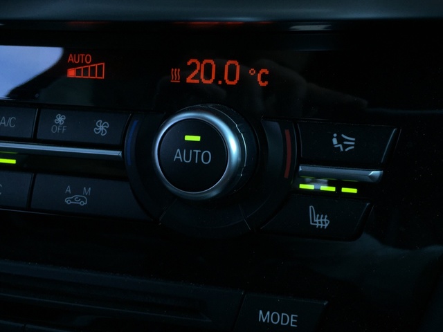 BMW X5 xDrive30d color Negro. Año 2019. 190KW(258CV). Diésel. En concesionario Grünblau Motor (Bmw y Mini) de Cantabria