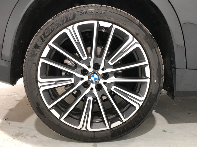 BMW X1 sDrive20d color Negro. Año 2025. 120KW(163CV). Diésel. En concesionario Auto Premier, S.A. - MADRID de Madrid