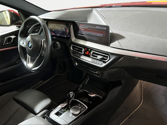 BMW Serie 2 218d Gran Coupe color Rojo. Año 2024. 110KW(150CV). Diésel. En concesionario San Pablo Motor | Su Eminencia de Sevilla