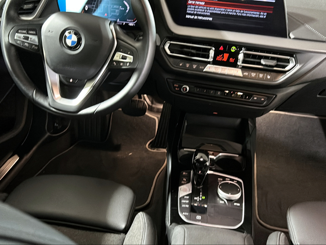 BMW Serie 2 218d Gran Coupe color Rojo. Año 2024. 110KW(150CV). Diésel. En concesionario San Pablo Motor | Su Eminencia de Sevilla