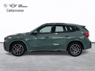 Fotos de BMW X1 sDrive18d color Verde. Año 2024. 110KW(150CV). Diésel. En concesionario Celtamotor Lalín de Pontevedra