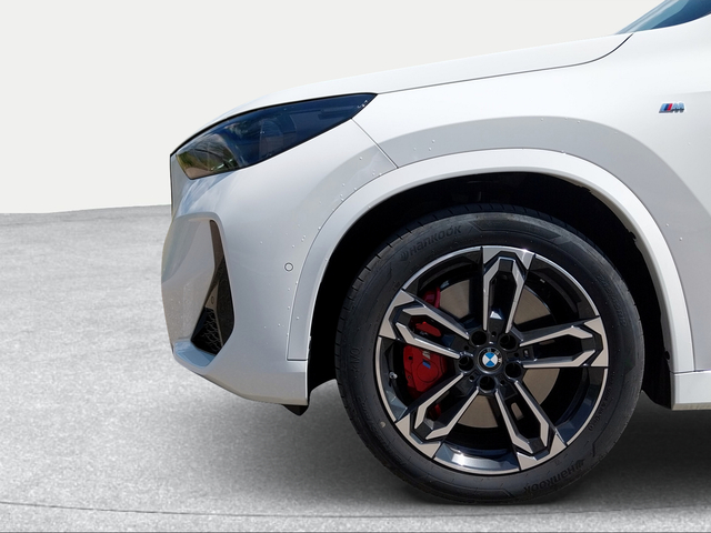 BMW X1 sDrive18d color Blanco. Año 2025. 110KW(150CV). Diésel. En concesionario San Rafael Motor, S.L. de Córdoba