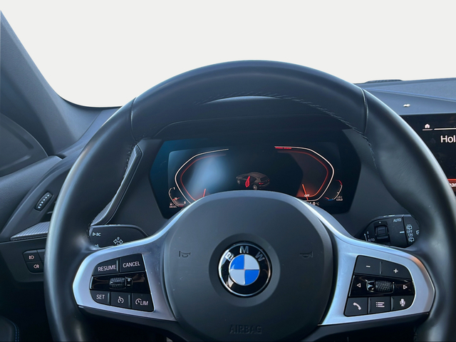 BMW Serie 1 118d color Negro. Año 2024. 110KW(150CV). Diésel. En concesionario Ilbira Motor | Granada de Granada