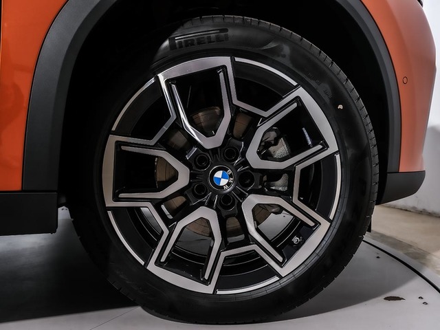 BMW X2 sDrive18d color Naranja. Año 2024. 110KW(150CV). Diésel. En concesionario Oliva Motor Tarragona de Tarragona