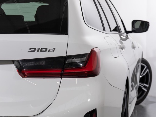 BMW Serie 3 318d Touring color Blanco. Año 2024. 110KW(150CV). Diésel. En concesionario Oliva Motor Girona de Girona