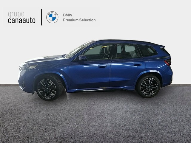 BMW X1 sDrive18d color Azul. Año 2023. 110KW(150CV). Diésel. En concesionario TACO de Sta. C. Tenerife