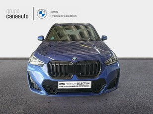 Fotos de BMW X1 sDrive18d color Azul. Año 2023. 110KW(150CV). Diésel. En concesionario TACO de Sta. C. Tenerife