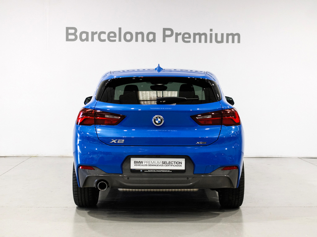BMW X2 sDrive18i color Azul. Año 2022. 103KW(140CV). Gasolina. En concesionario Barcelona Premium -- GRAN VIA de Barcelona