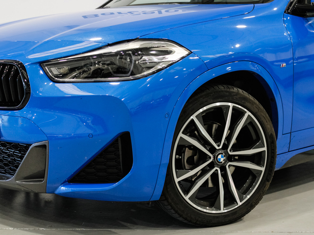 BMW X2 sDrive18i color Azul. Año 2022. 103KW(140CV). Gasolina. En concesionario Barcelona Premium -- GRAN VIA de Barcelona