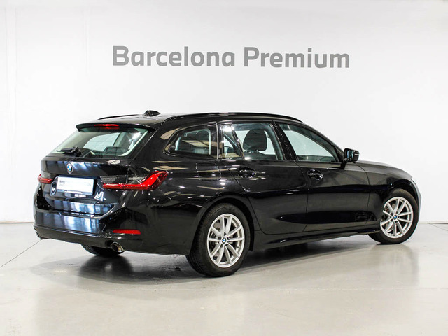 BMW Serie 3 318d Touring color Negro. Año 2025. 110KW(150CV). Diésel. En concesionario Barcelona Premium -- GRAN VIA de Barcelona