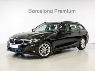 Fotos de BMW Serie 3 318d Touring color Negro. Año 2025. 110KW(150CV). Diésel. En concesionario Barcelona Premium -- GRAN VIA de Barcelona