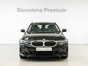 Fotos de BMW Serie 3 318d Touring color Negro. Año 2025. 110KW(150CV). Diésel. En concesionario Barcelona Premium -- GRAN VIA de Barcelona
