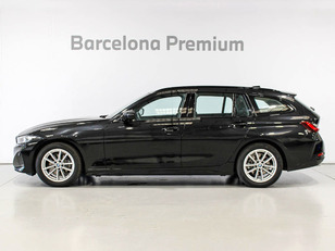 Fotos de BMW Serie 3 318d Touring color Negro. Año 2025. 110KW(150CV). Diésel. En concesionario Barcelona Premium -- GRAN VIA de Barcelona