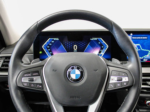 BMW Serie 3 318d Touring color Negro. Año 2025. 110KW(150CV). Diésel. En concesionario Barcelona Premium -- GRAN VIA de Barcelona