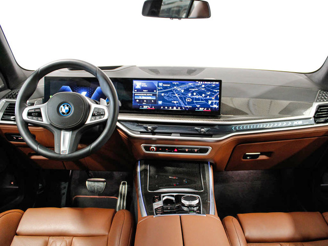 BMW X5 xDrive50e color Gris. Año 2025. 360KW(489CV). Híbrido Electro/Gasolina. En concesionario Barcelona Premium -- GRAN VIA de Barcelona