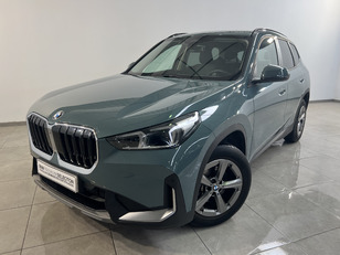 Fotos de BMW X1 sDrive18d color Verde. Año 2022. 110KW(150CV). Diésel. En concesionario Movitransa Cars Jerez de Cádiz