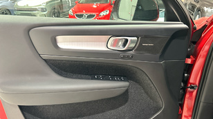Volvo XC40 T5 Recharge PHEV Plus Dark Auto 193 kW (262 CV) - 44 Volvo XC40 T5 Ocasión 193 KW (262CV) - 44