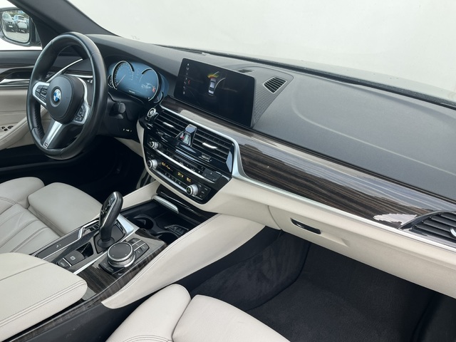 BMW Serie 5 520d color Azul. Año 2017. 140KW(190CV). Diésel. En concesionario Novomóvil Oleiros de Coruña