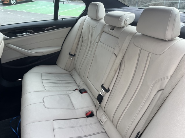 BMW Serie 5 520d color Azul. Año 2017. 140KW(190CV). Diésel. En concesionario Novomóvil Oleiros de Coruña