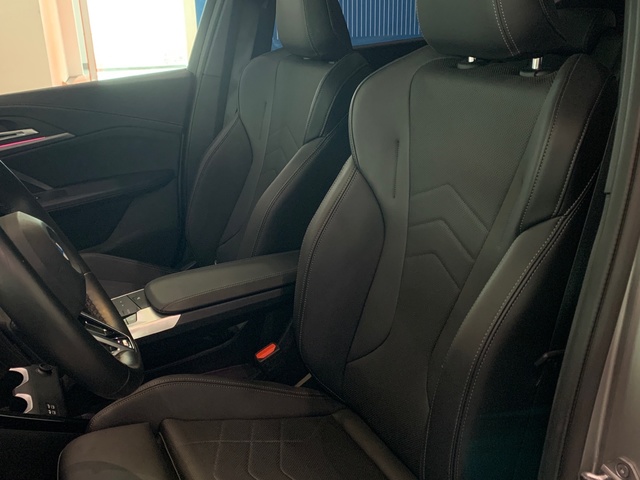 BMW X1 sDrive18d color Gris Plata. Año 2024. 110KW(150CV). Diésel. En concesionario Celtamotor Lalín de Pontevedra